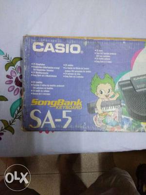 Casio keyboard. great condition. adapter included