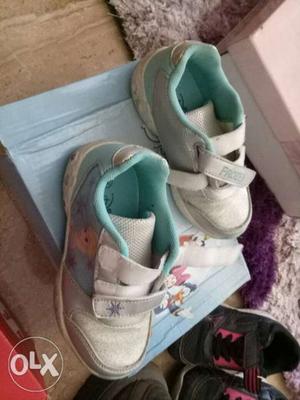 Disney frozen shoes hardly used...at throwaway