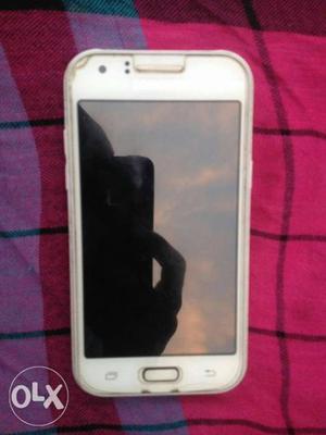 Its samsung galaxy j1 is in good condition 4gb