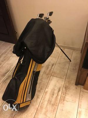 Junior golf set. almost new. for 5- 11 years