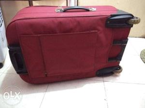 Master size suitcase with packing capacity of 4