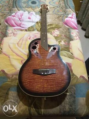 Semi electric Guitar in a working condition