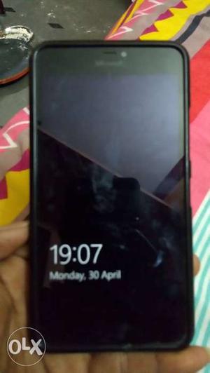 This is lumia 640xl 4g phone good condition.good