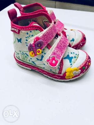 Toddler shoes size 19