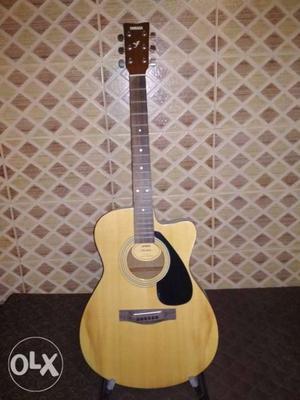 Yamaha FS 100C guitar in excellent condition.