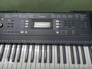 Yamaha keyboard 1yr old.. Urgnt sell for shifting