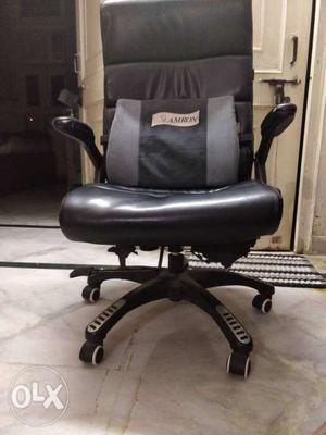 Black Leather Boss Chair Chair