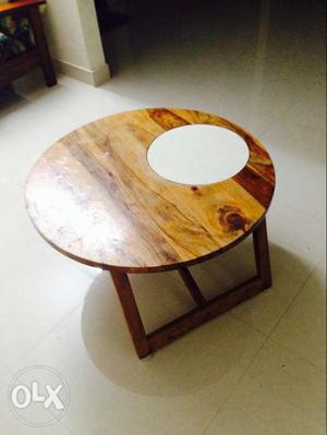 Coffee table good condition