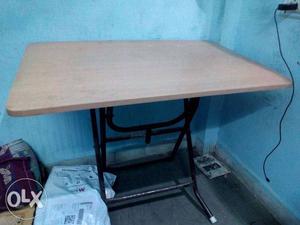 It is fantastic foldable table wanted to sell