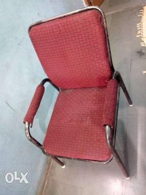 Metal framed chair with comfortable sit