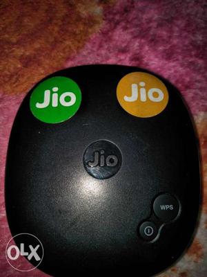 Black Jio Mobile Wi-fi