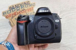 Nikon d70 for sale. price is negotiable. for more