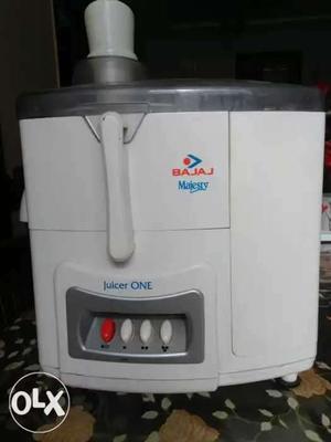 White Bajaj Juicer with warranty