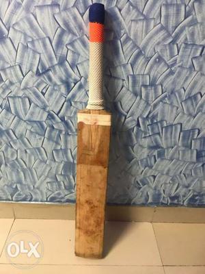English willow Bat, light weight 6 month used.