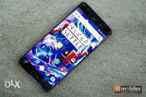 OnePlus 3 64gb with good condition. No scratches