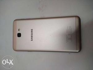 Samsung j7 prime in new condition with charging