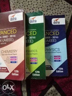 A total of 3 books from Disha's 39 years solved iit jee main