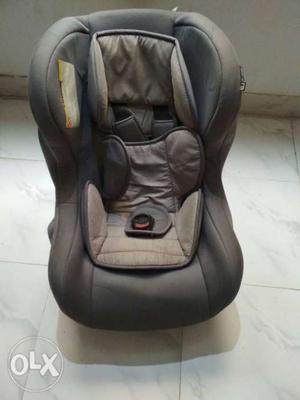 Baby car seat for sale hardly used. In good condition.