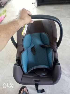 Baby car seater available.Hardly used. In very