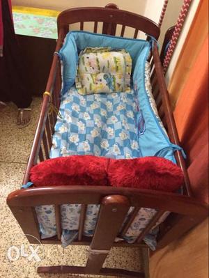 Baby cot with matress in awesome condition