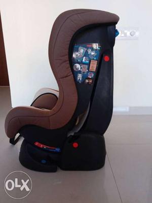 Baby's Black And beige Car Safety Seat