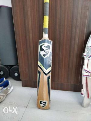 Cricket bat: SG T-45 Super English Willow.