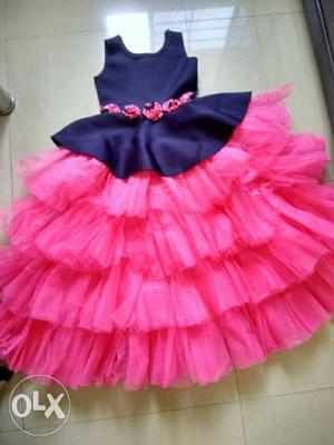 Frill frock at new condition size-10 to 11years