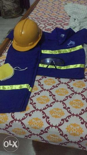 Full fireman fancy dress kit for 4-7 years