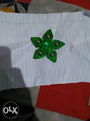 Green 5-lobe Hand Spinner