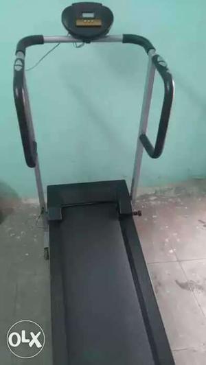Hey manual treadmill for sale in excellent