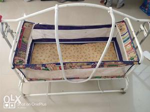 Kid's cradle very good