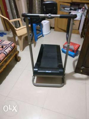 Manual treadmill is ready to be sold for a good