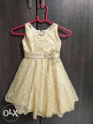 Party dress for 3-4 year old girl. Size 22 Height 55cm
