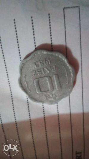 Scalloped-edge  Gray 10 Indian Paise Coin