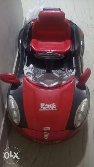 Small electronic baby car