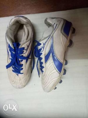 Sports shoes for 7-8years child, for hand ball