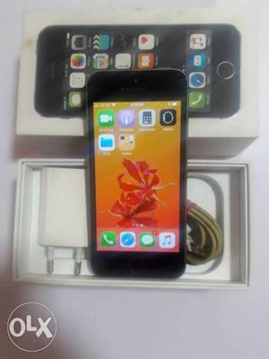 Iphone 5s.16.gb. with charger and