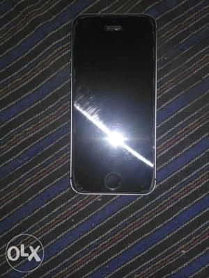 Iphone 5s 16gb 1 year old with all accessories