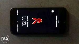Iphone 7 32 GB matte black in awsum condition.