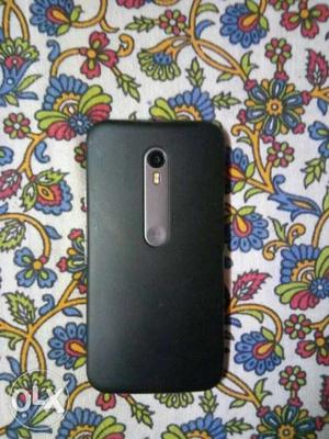 Moto G3 in fresh condition bill box charger all