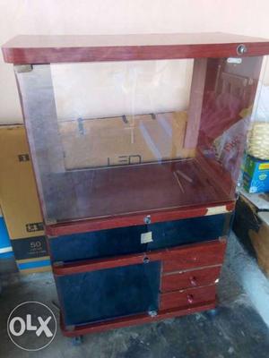 Red Framed Pet Tank With Wooden Stand good condition
