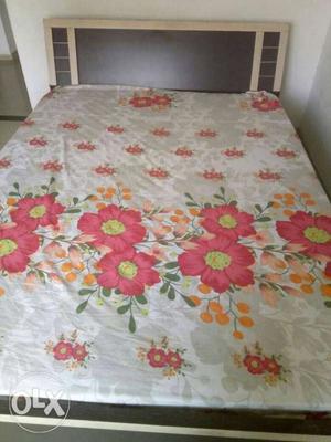 2yrs old bed with sleepwell mattress no defect