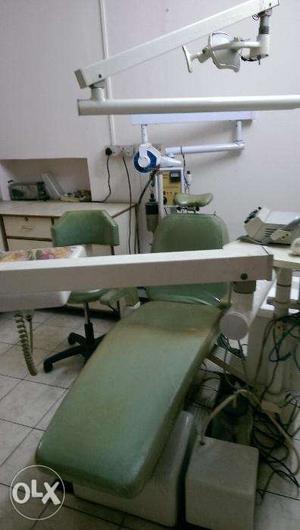 Dental Chair _ Automatic Good Condition
