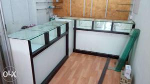 2 display counters 7ft * 4ft. 5 month used