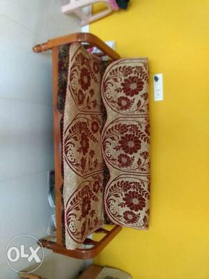 3+1+1 wooden sofa with cusion in good condition