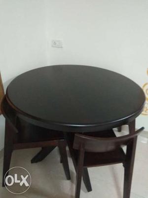 4 seater dining table with chair in excellent