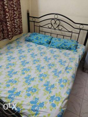 5 by 6 metal frame with mattress