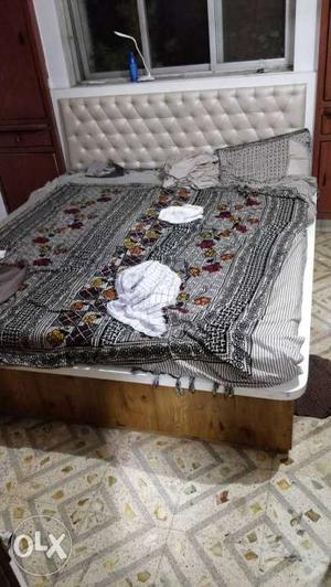 6:6 bed 1month old.. furnished.. semi waterproof