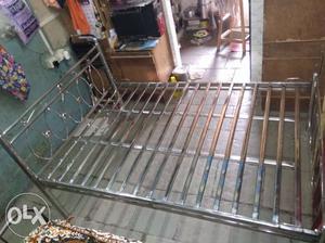 6X4 inches steel bed. It's an unused bed.