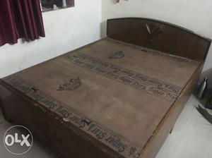 Box Bed in very good condition, wooden.